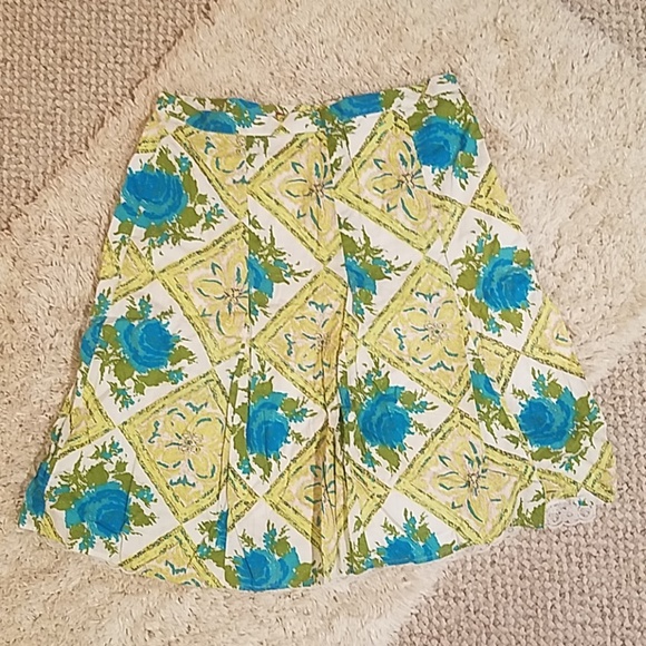 Skirt - Picture 1 of 2